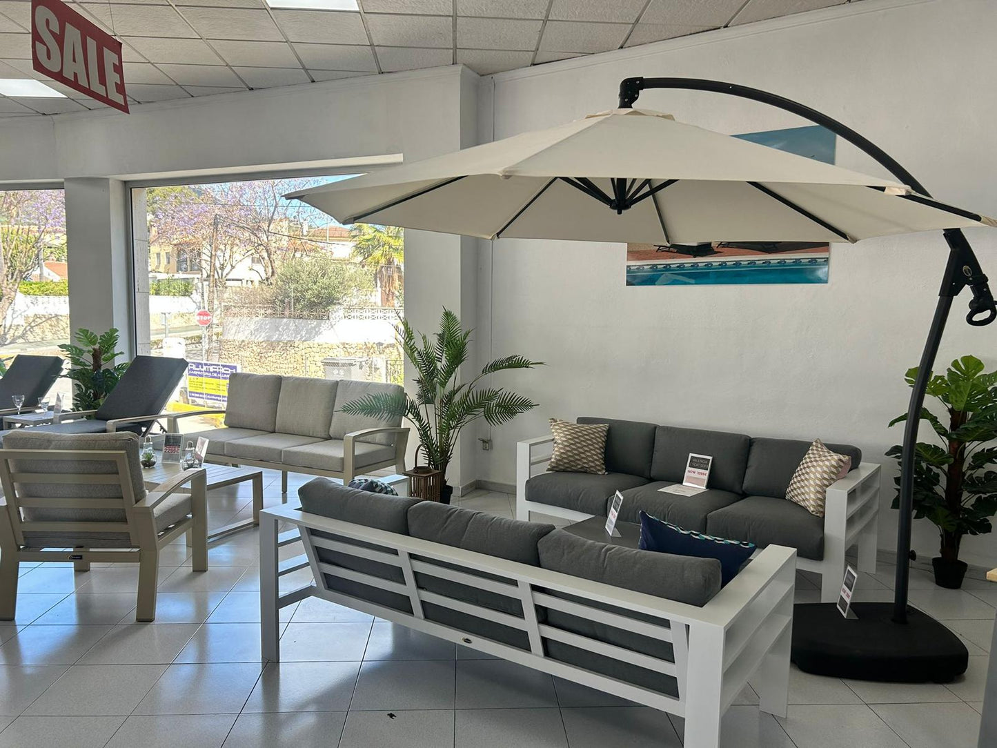 Hawiian Parasol - Natural